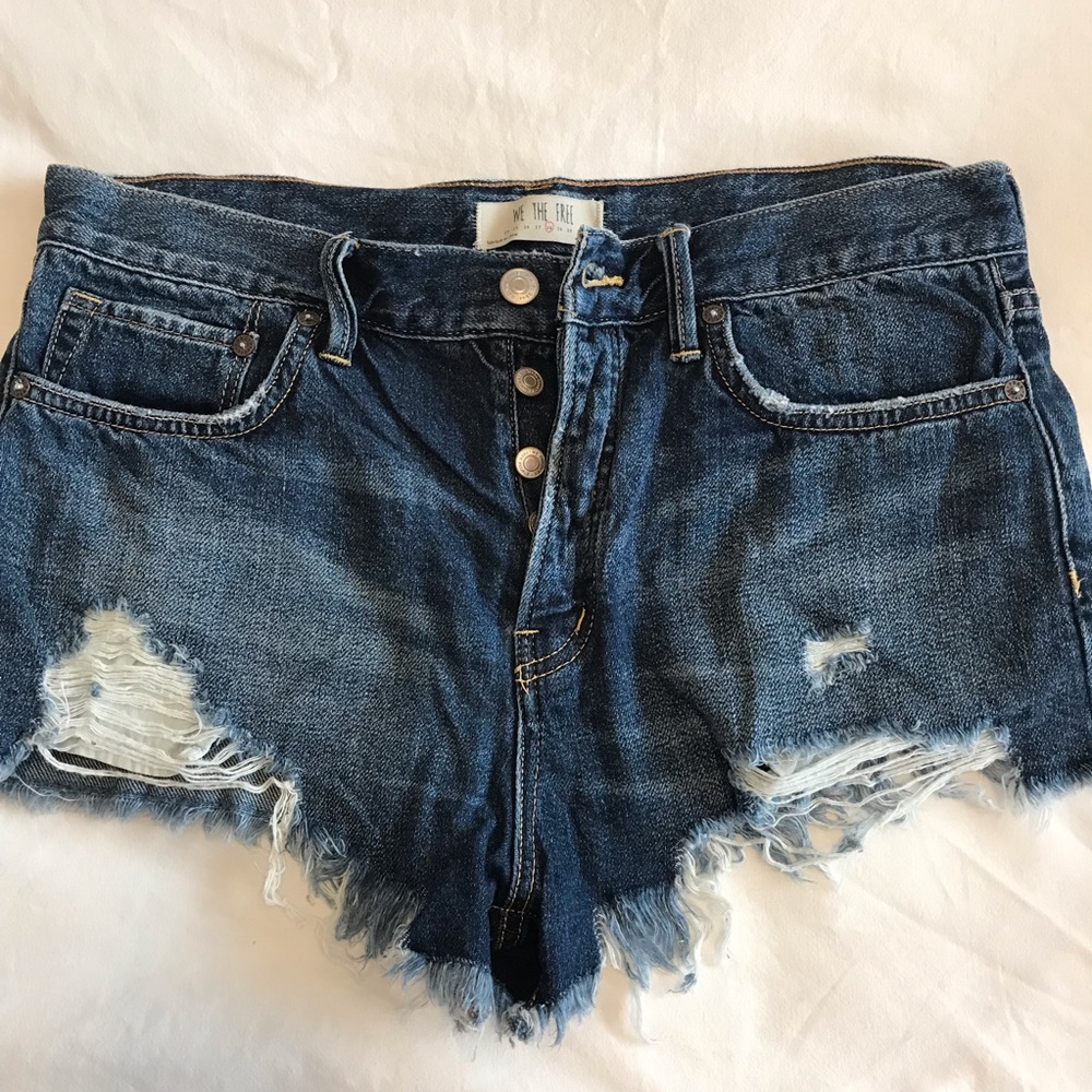 Free people medium wash distressed jean shorts